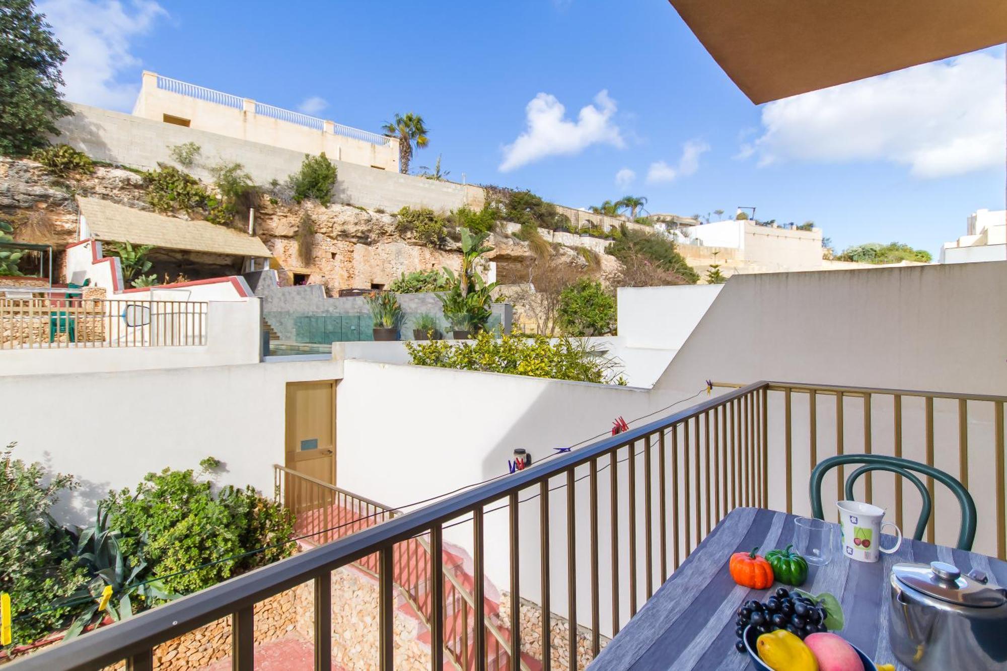 Pool & Sea Merill Apartments Меллиеха Экстерьер фото